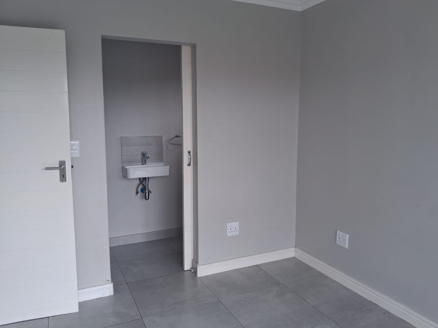 To Let 3 Bedroom Property for Rent in Winterstrand Eastern Cape